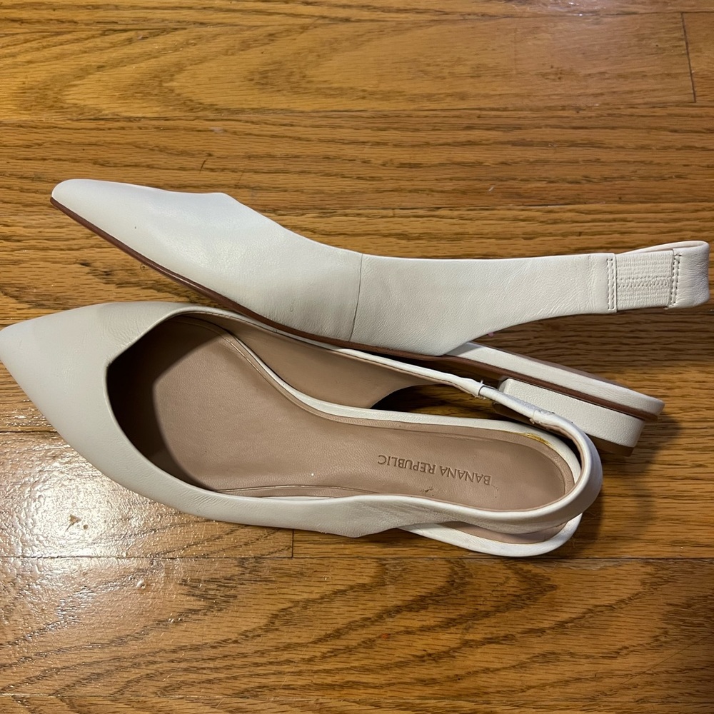 Genuine leather white flat